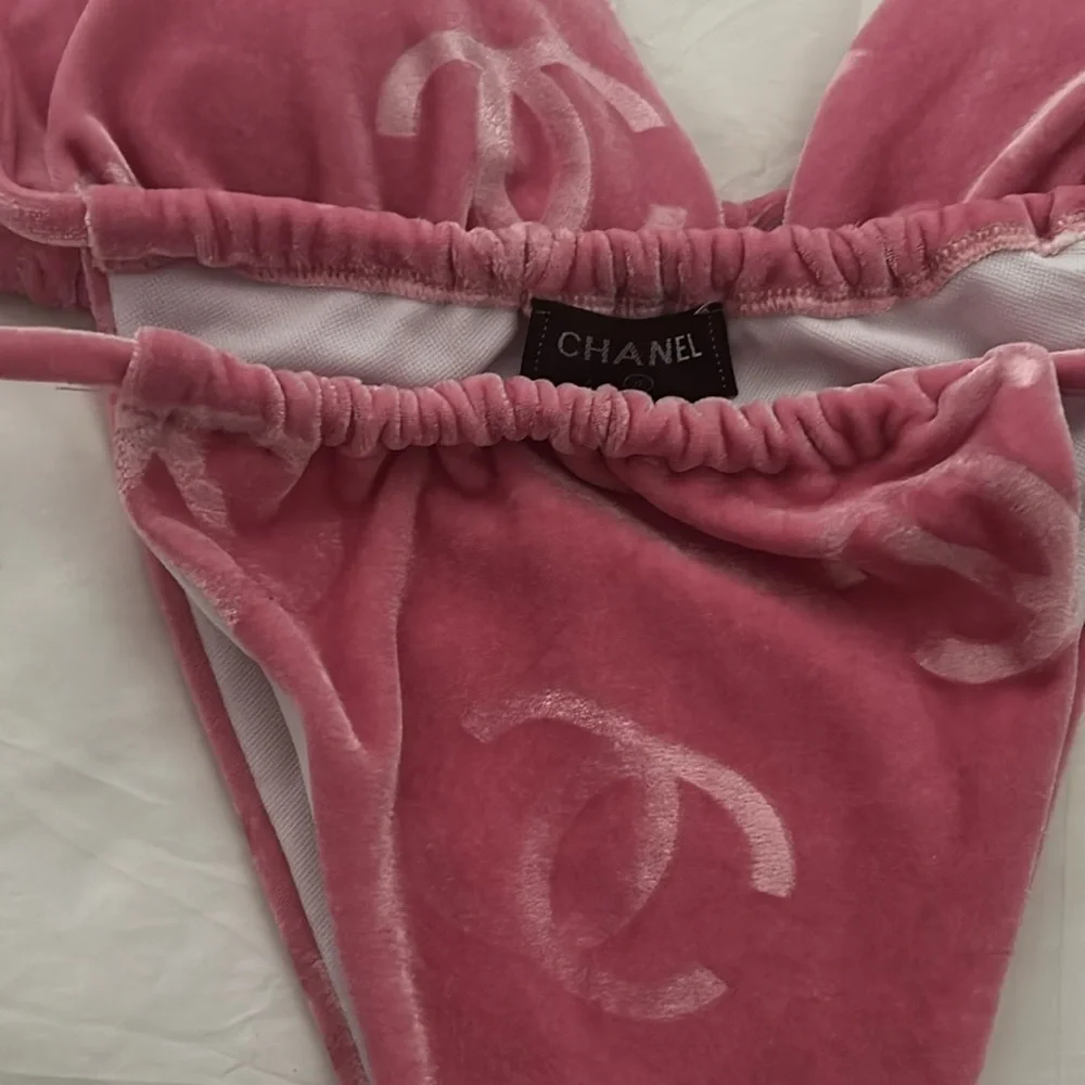 Authentic bubblegum pink vintage Chanel velour 2 piece string bikini w/ dust bag